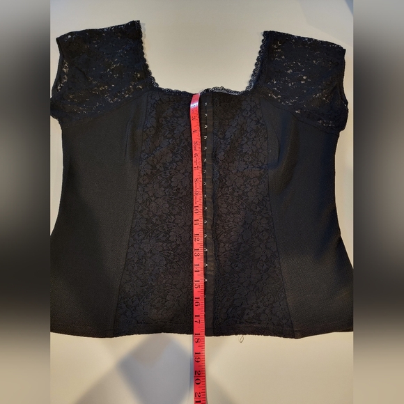 TORRID Hook & Eye Lace Accent Faux Corset Short Sleeve Top Size 2 - Picture 14 of 14